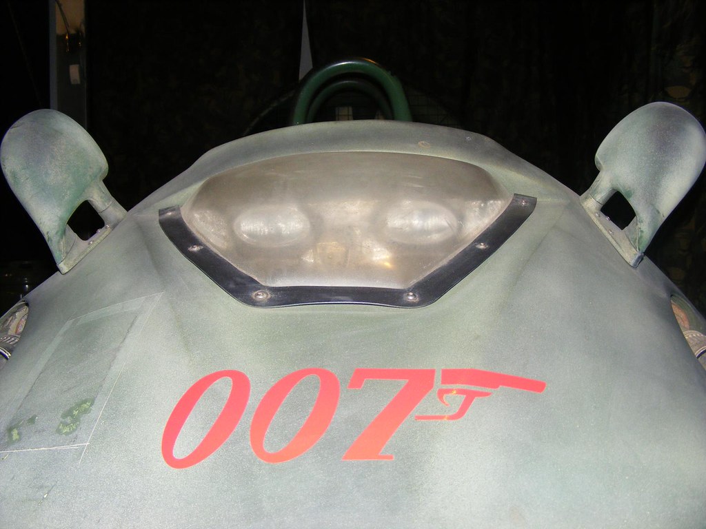 James Bond, a brit titkosszolgálat, az MI6 ügynöke